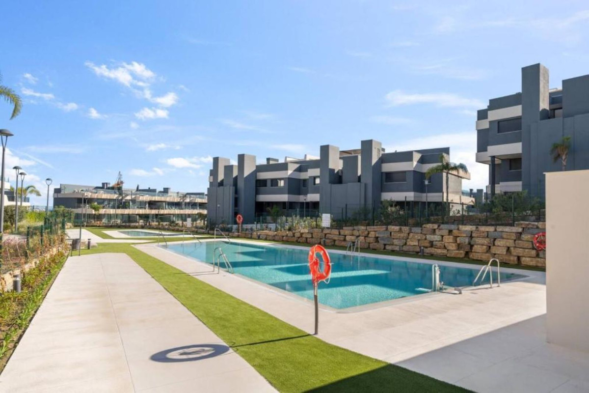 3 Bedroom Apartment for Sale in Selwo