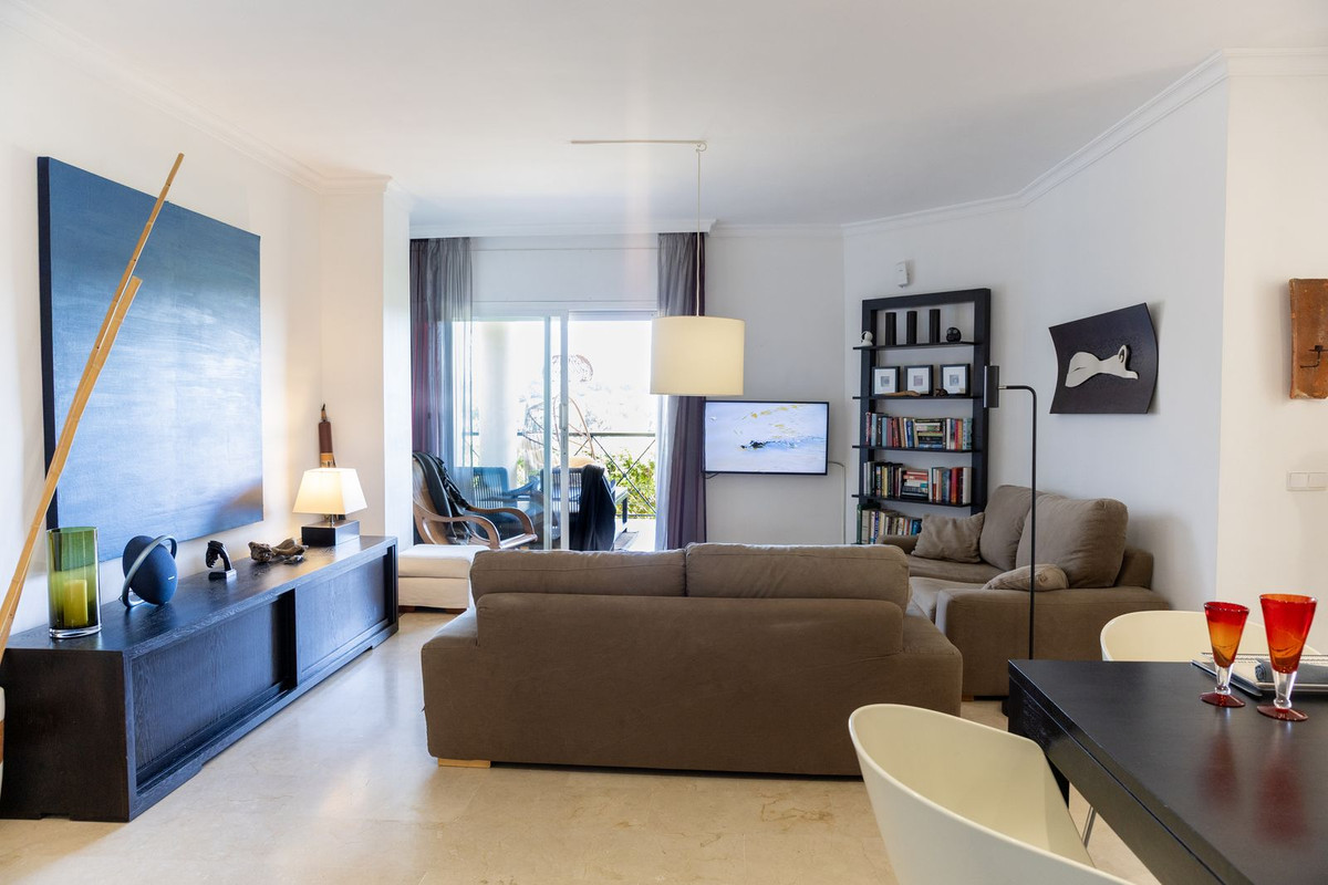 3 Bedroom Apartment for Sale in Bel Air — 3