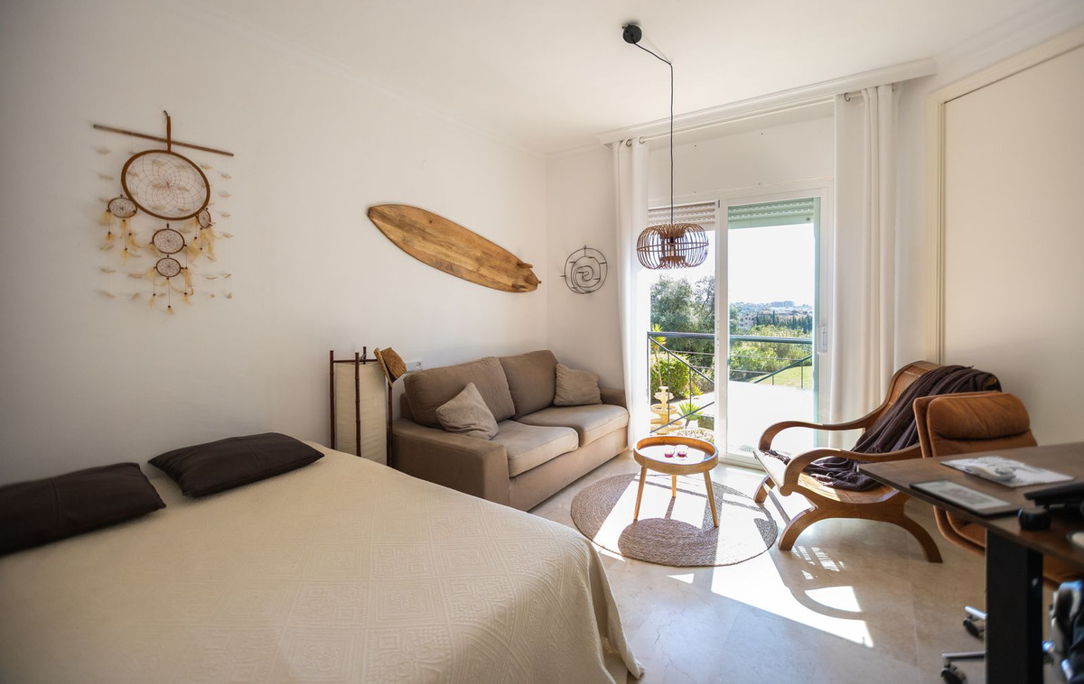 3 Bedroom Apartment for Sale in Bel Air — view 10