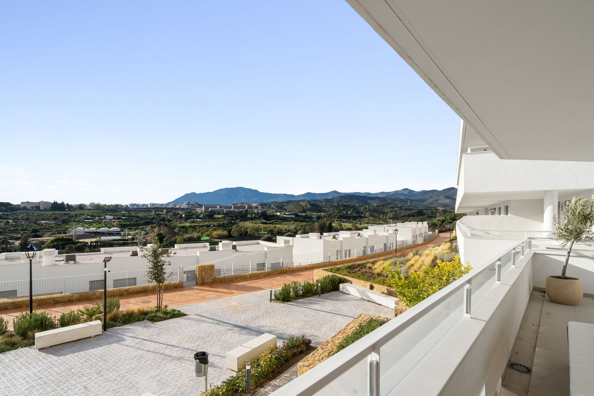 2 Bedroom Apartment for Sale in Estepona — view 13