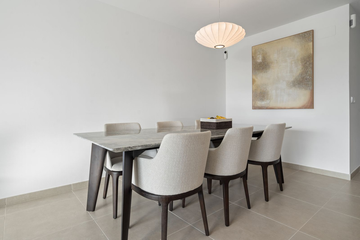 2 Bedroom Apartment for Sale in Estepona — 7