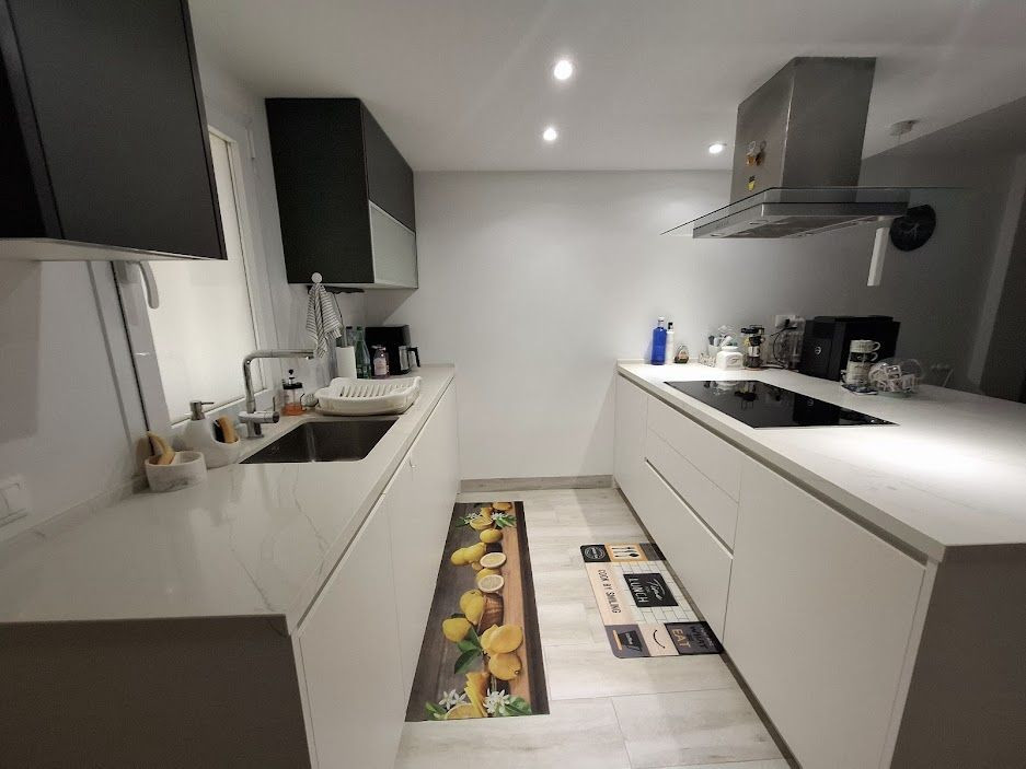3 Bedroom Apartment for Sale in Marbella — view 2