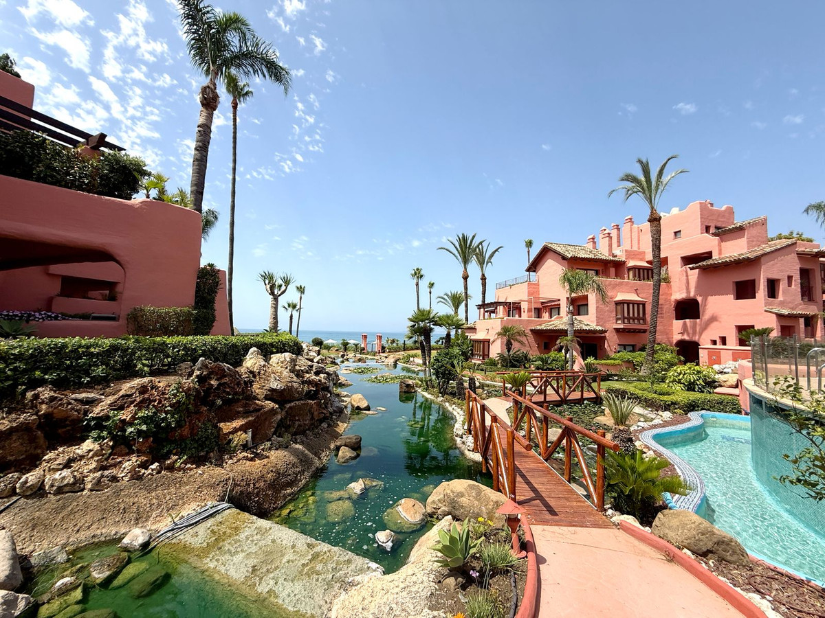 3 Bedroom Apartment for Sale in New Golden Mile