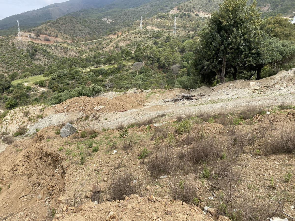 Plot for Sale in La Zagaleta — 3