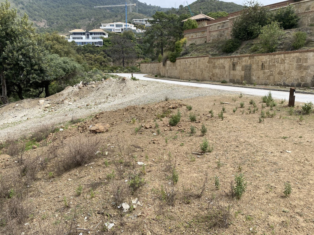 Plot for Sale in La Zagaleta — 4