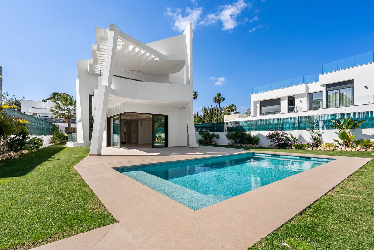 4 Bedroom Villa for Sale in Atalaya