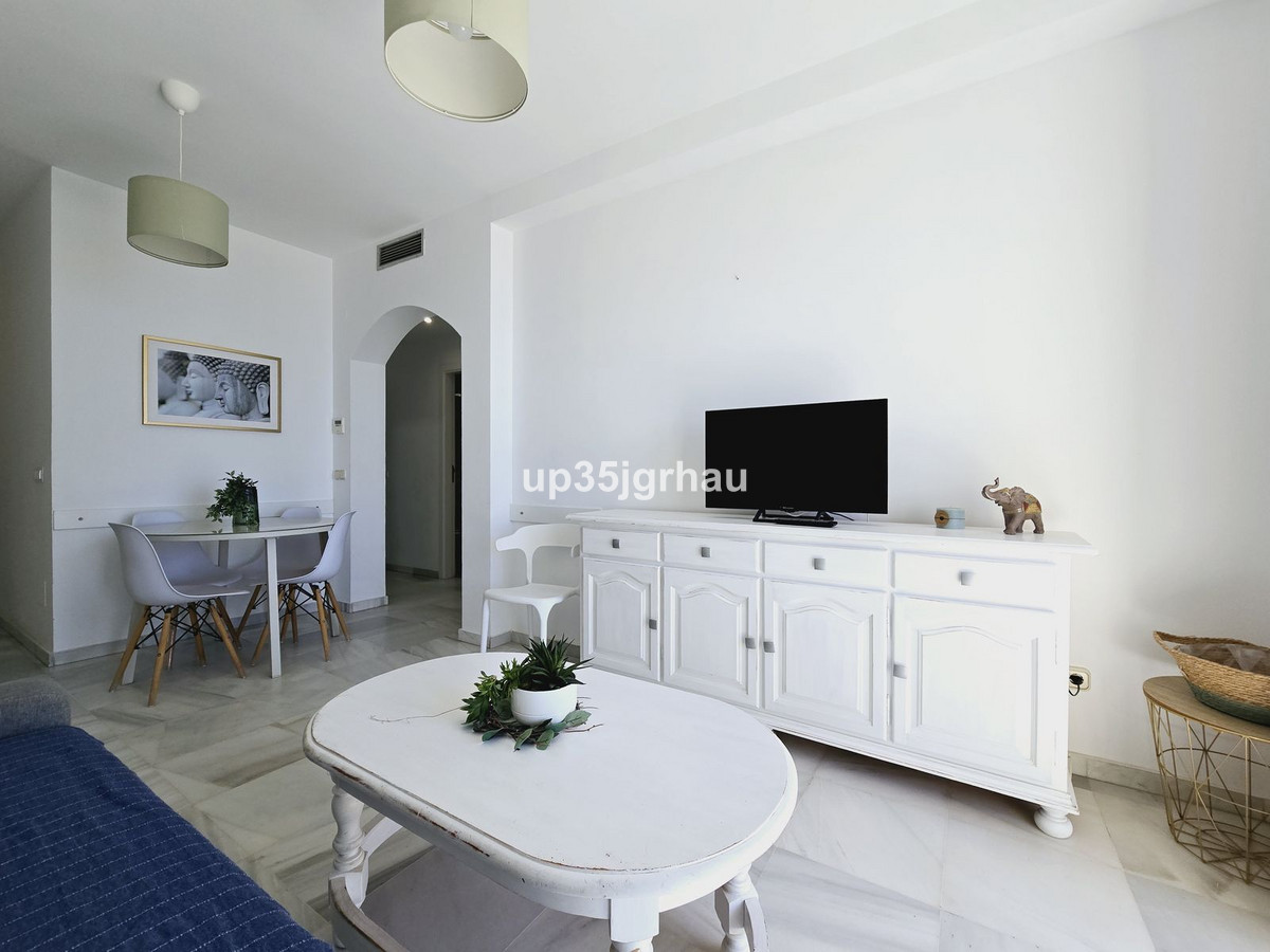 2 Bedroom Apartment for Sale in Estepona — 9
