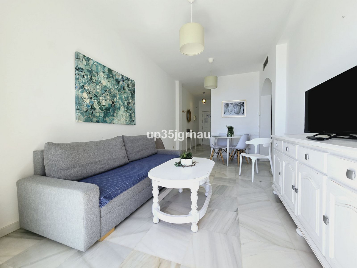 2 Bedroom Apartment for Sale in Estepona — view 10