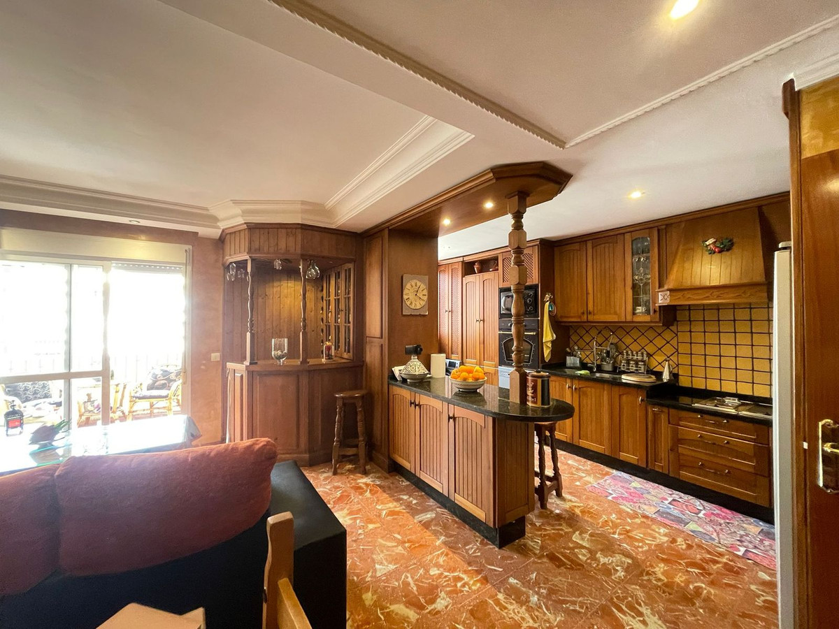 3 Bedroom Apartment for Sale in Estepona