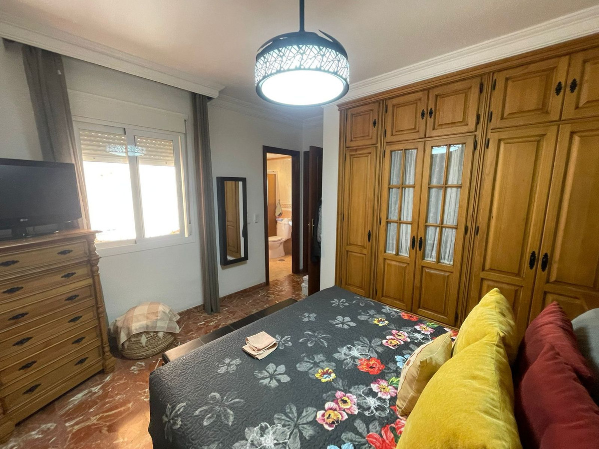 3 Bedroom Apartment for Sale in Estepona — 3