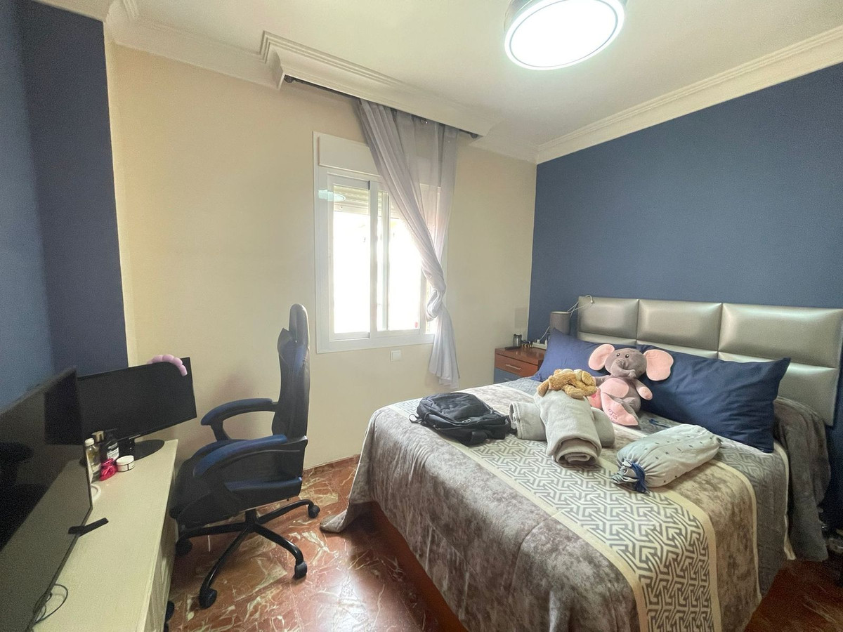 3 Bedroom Apartment for Sale in Estepona — 6