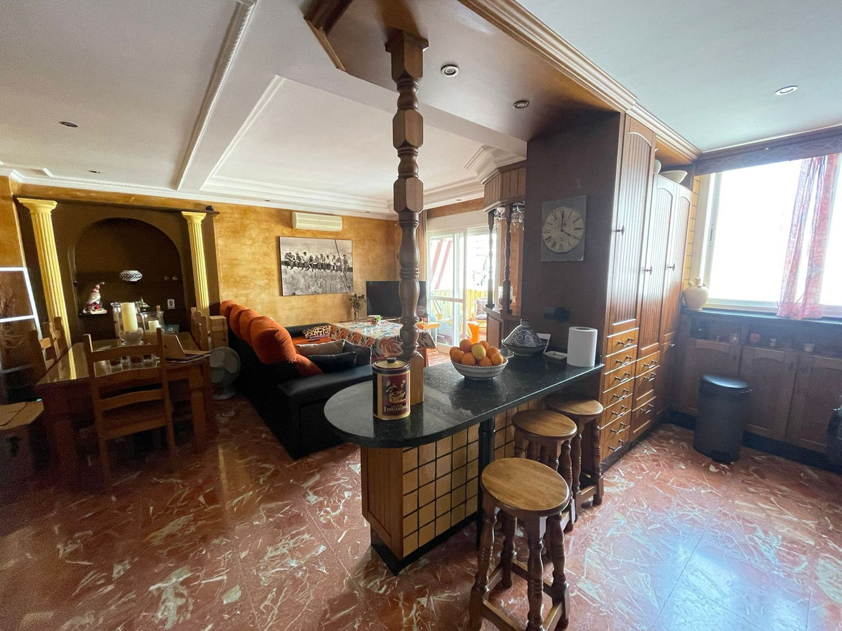 3 Bedroom Apartment for Sale in Estepona — view 10