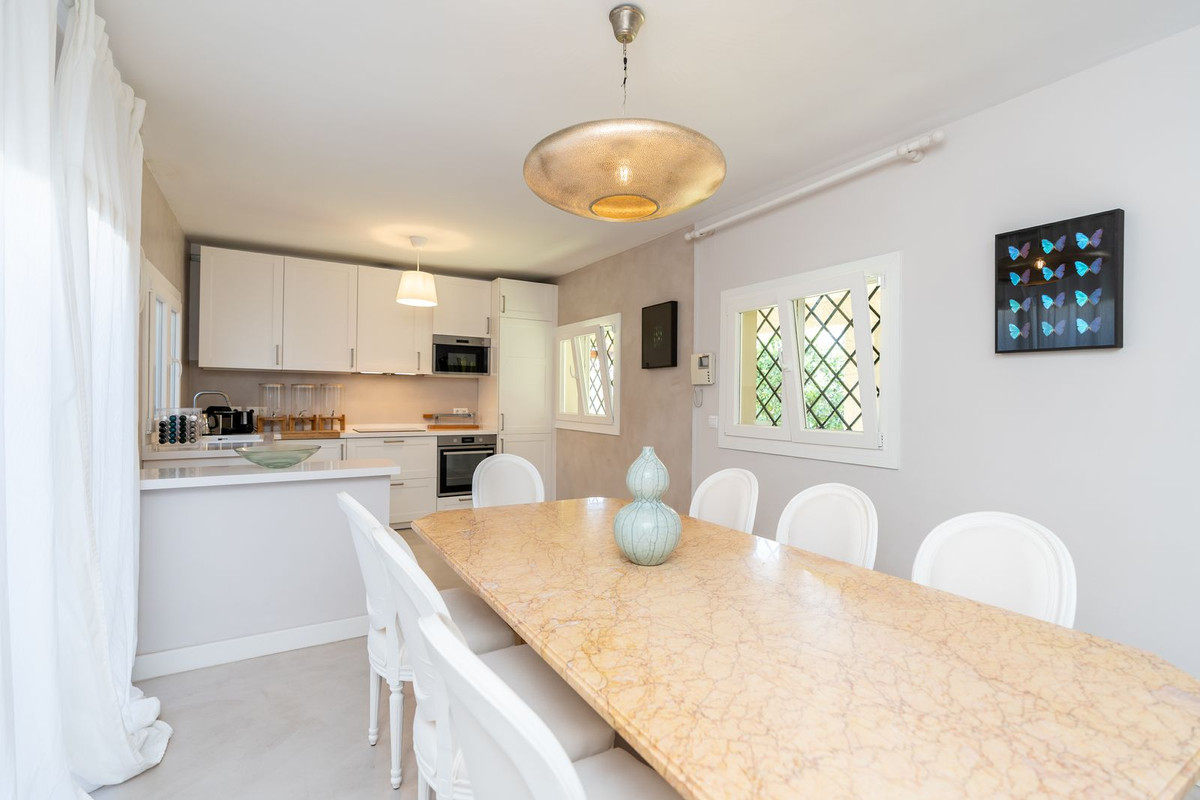 5 Bedroom Villa for Sale in San Pedro de Alcántara — 7
