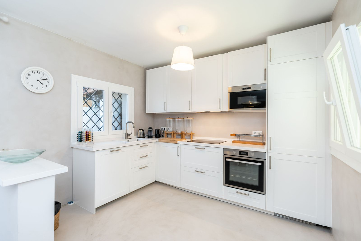 5 Bedroom Villa for Sale in San Pedro de Alcántara — 8