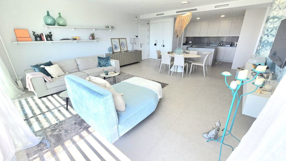 2 Bedroom Apartment for Sale in Benahavís — 2