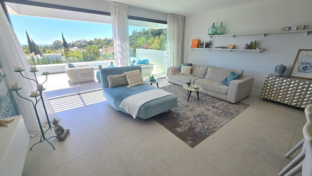 2 Bedroom Apartment for Sale in Benahavís — 6