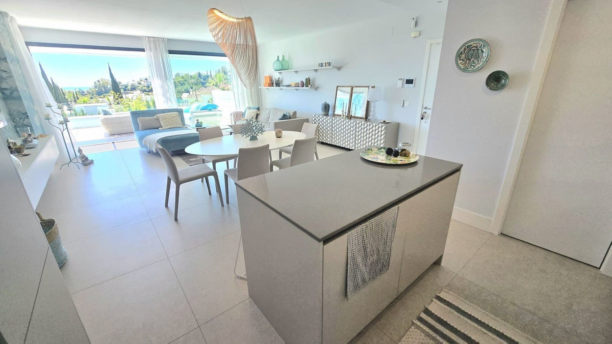 2 Bedroom Apartment for Sale in Benahavís — 7