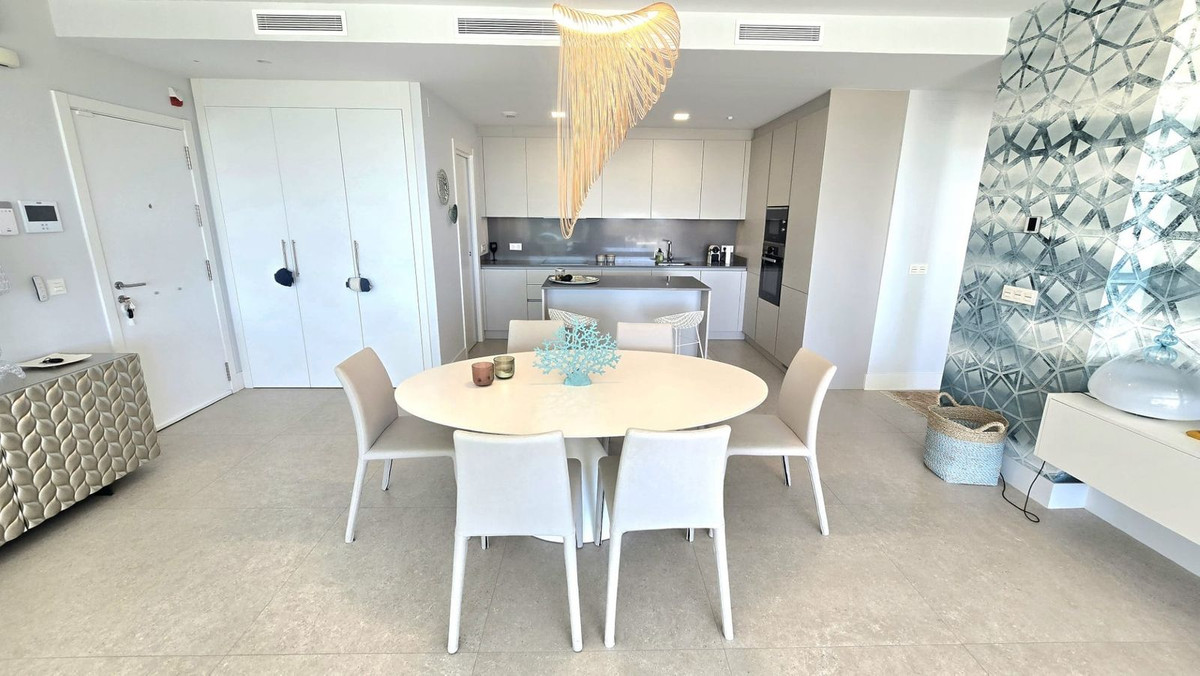 2 Bedroom Apartment for Sale in Benahavís — view 10