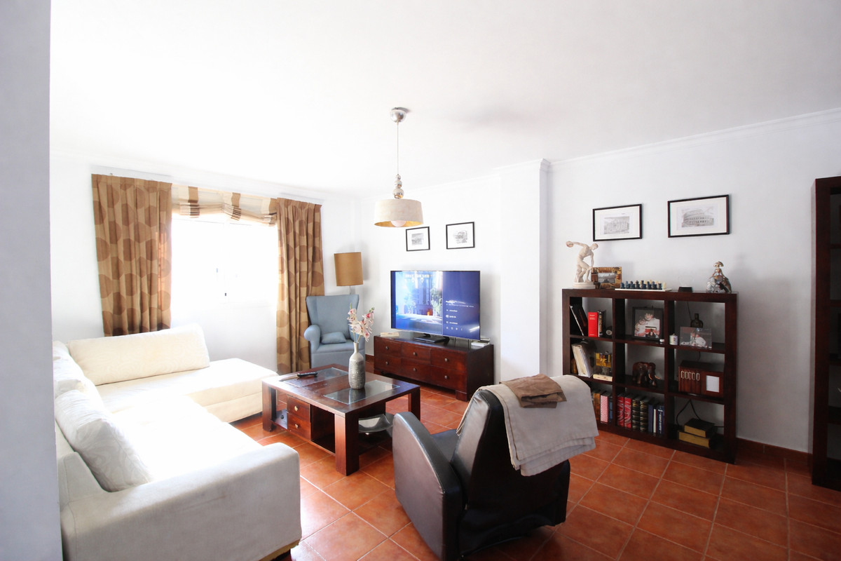 3 Bedroom Villa for Sale in Guadalmina Alta — view 17