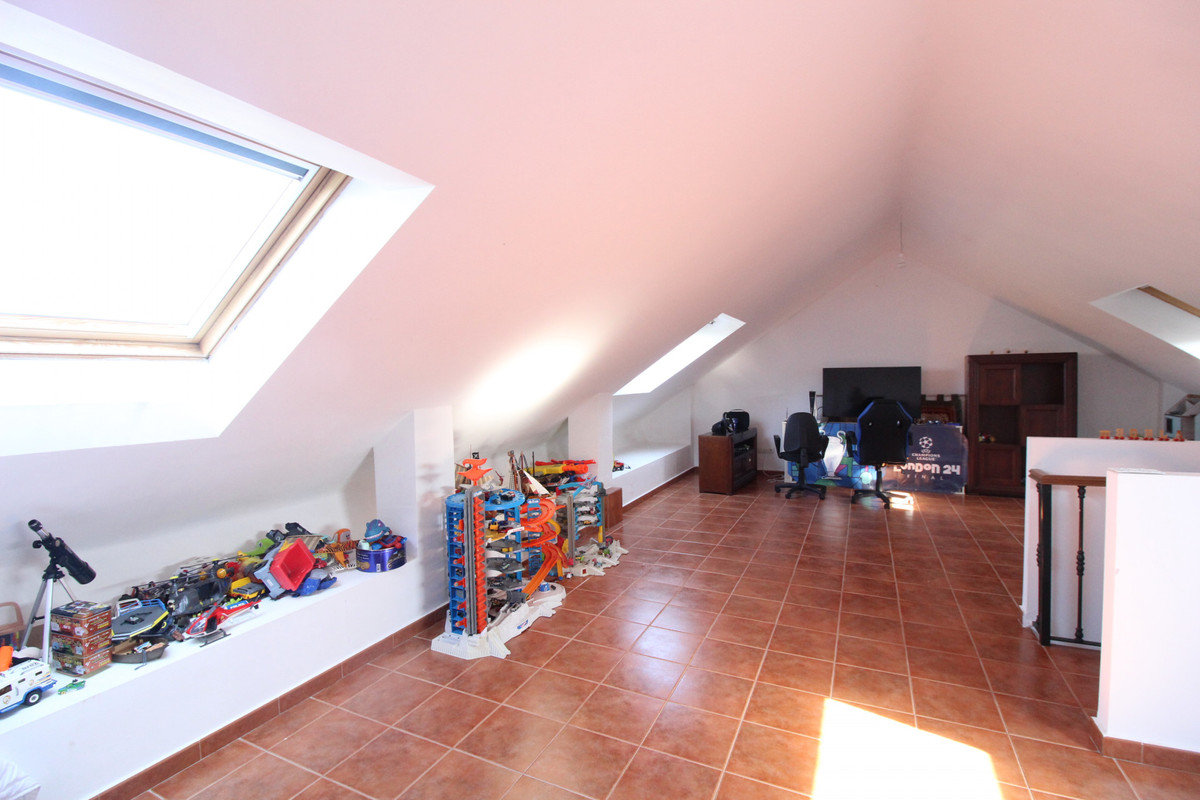 3 Bedroom Villa for Sale in Guadalmina Alta — 6