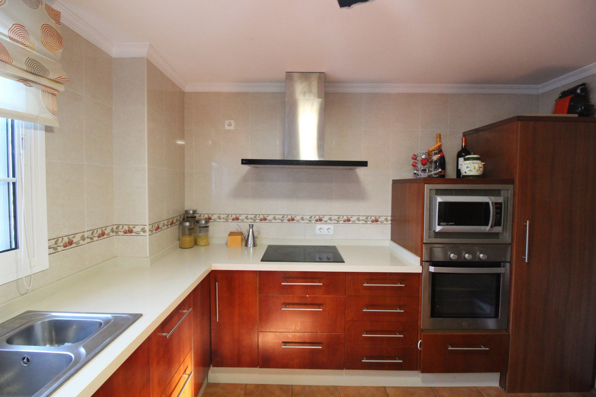3 Bedroom Villa for Sale in Guadalmina Alta — 8