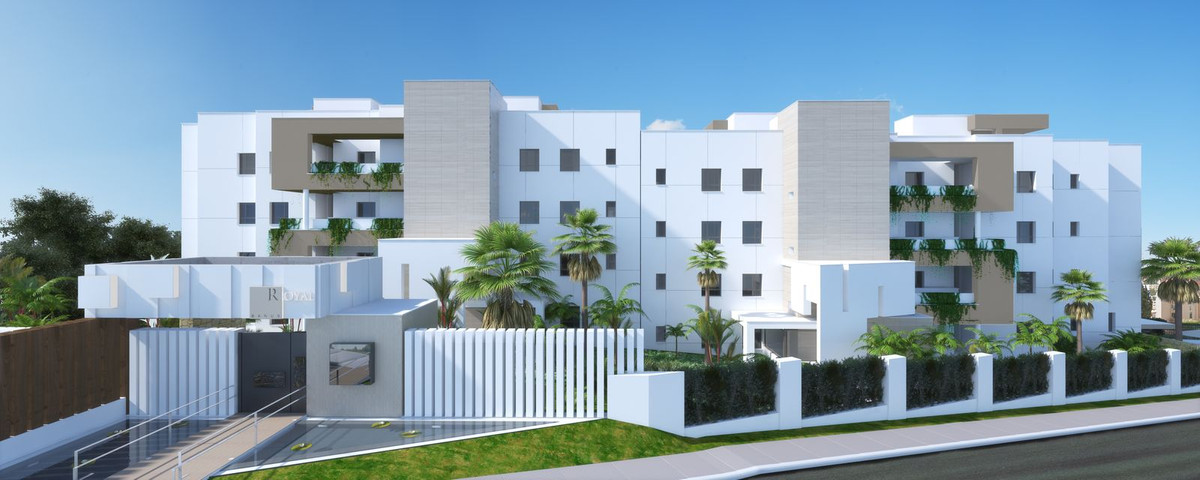 3 Bedroom Apartment for Sale in Nueva Andalucía — 2