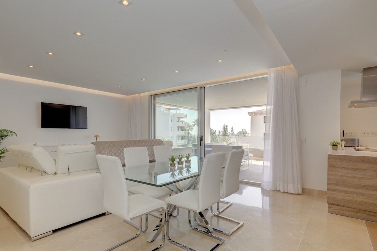 3 Bedroom Apartment for Sale in Nueva Andalucía — 6