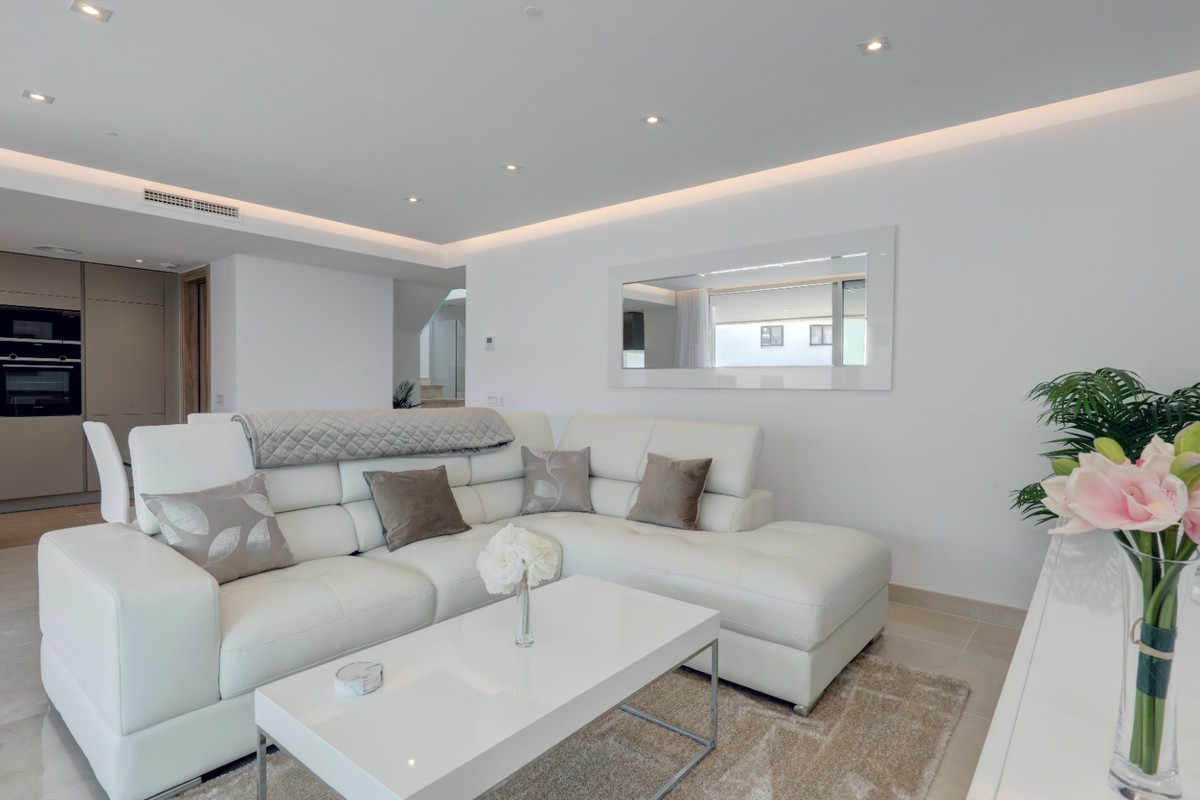 3 Bedroom Apartment for Sale in Nueva Andalucía — 8