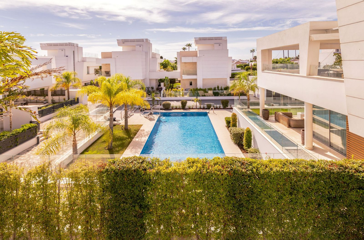4 Bedroom Villa for Sale in San Pedro de Alcántara