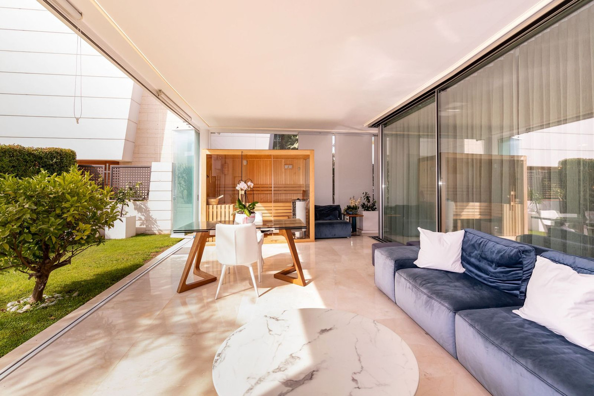 4 Bedroom Villa for Sale in San Pedro de Alcántara — view 10