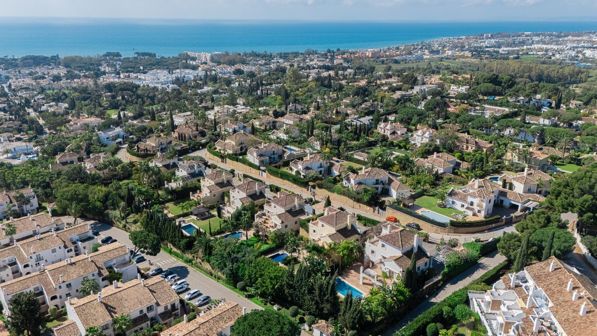 5 Bedroom Villa for Sale in El Paraiso — 7