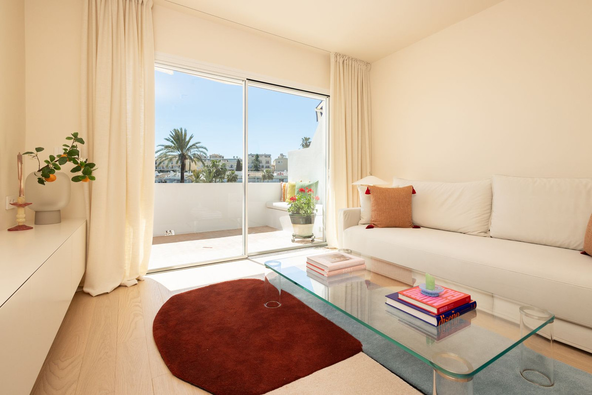 2 Bedroom Apartment for Sale in Nueva Andalucía — 3