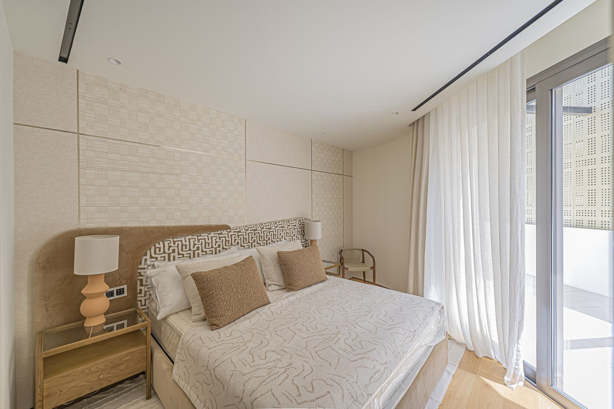 1 Bedroom Apartment for Sale in The Golden Mile — 3