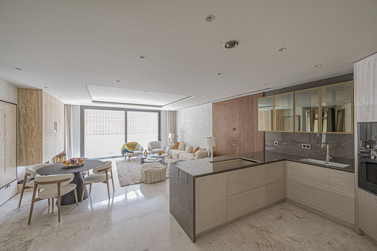 1 Bedroom Apartment for Sale in The Golden Mile — 8