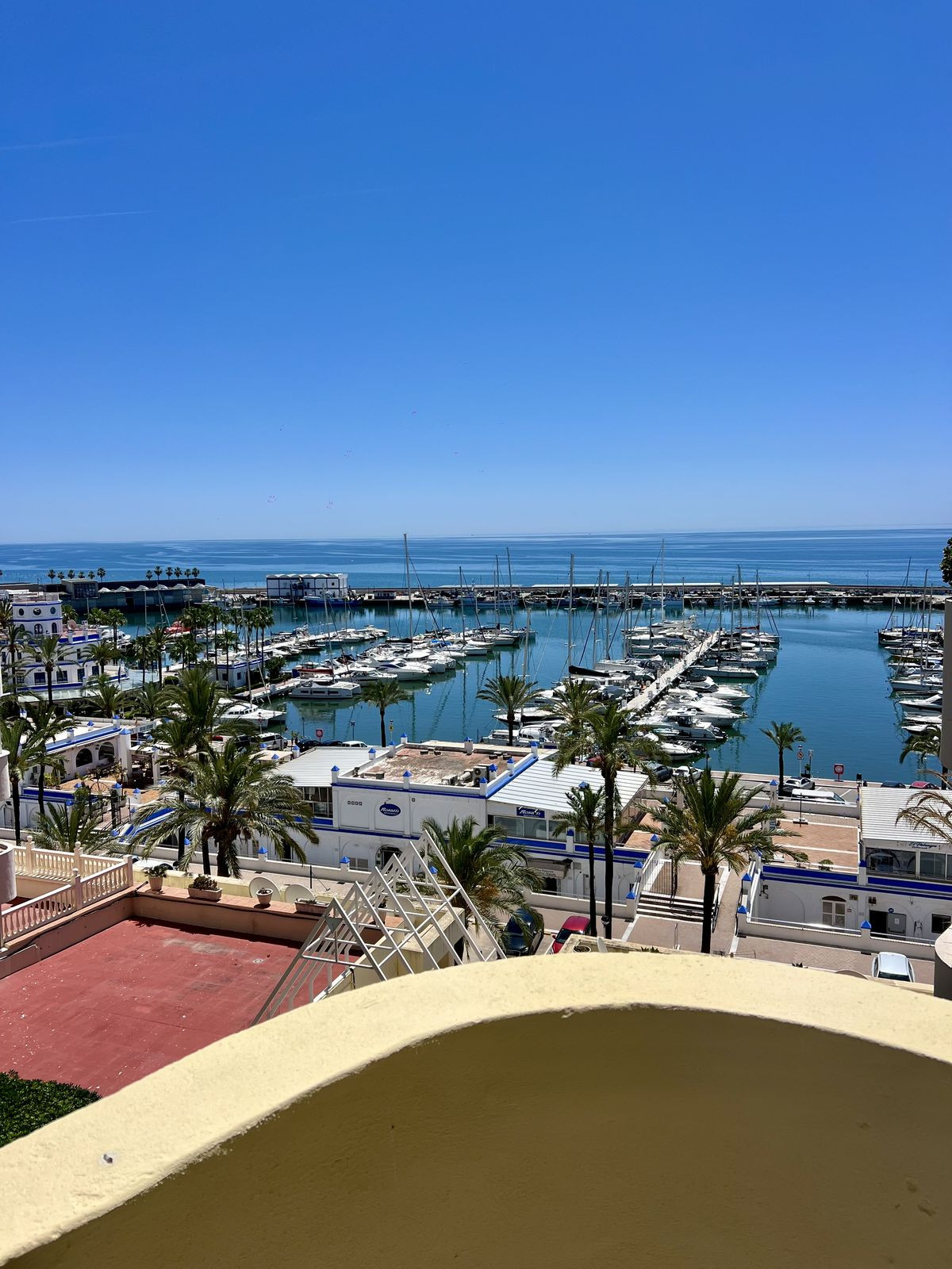 1 Bedroom Apartment for Sale in Estepona