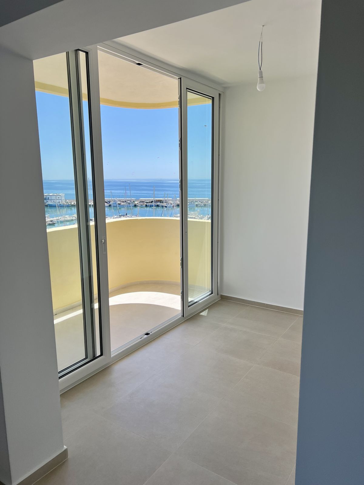 1 Bedroom Apartment for Sale in Estepona — 3
