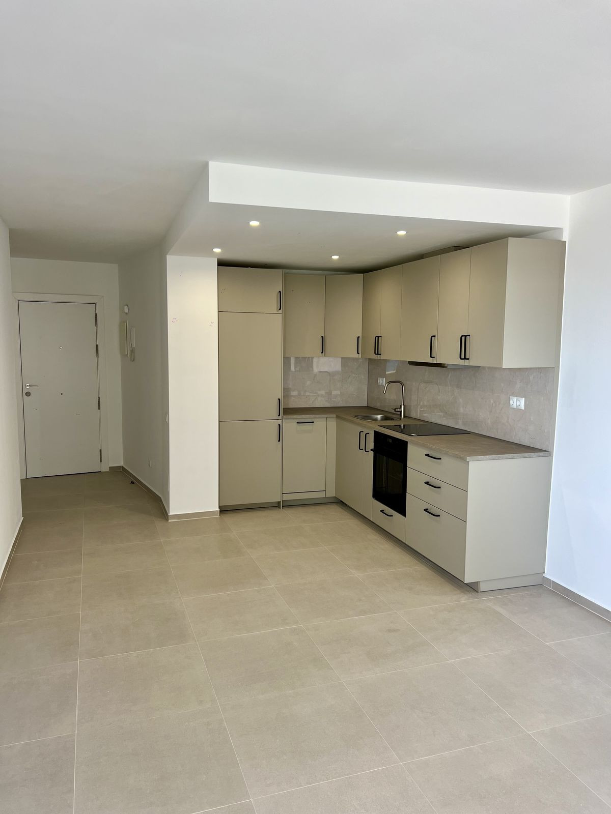 1 Bedroom Apartment for Sale in Estepona — 6