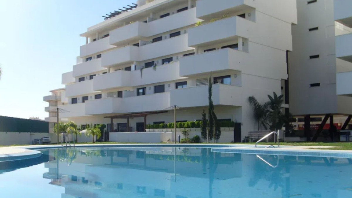 3 Bedroom Apartment for Sale in Estepona
