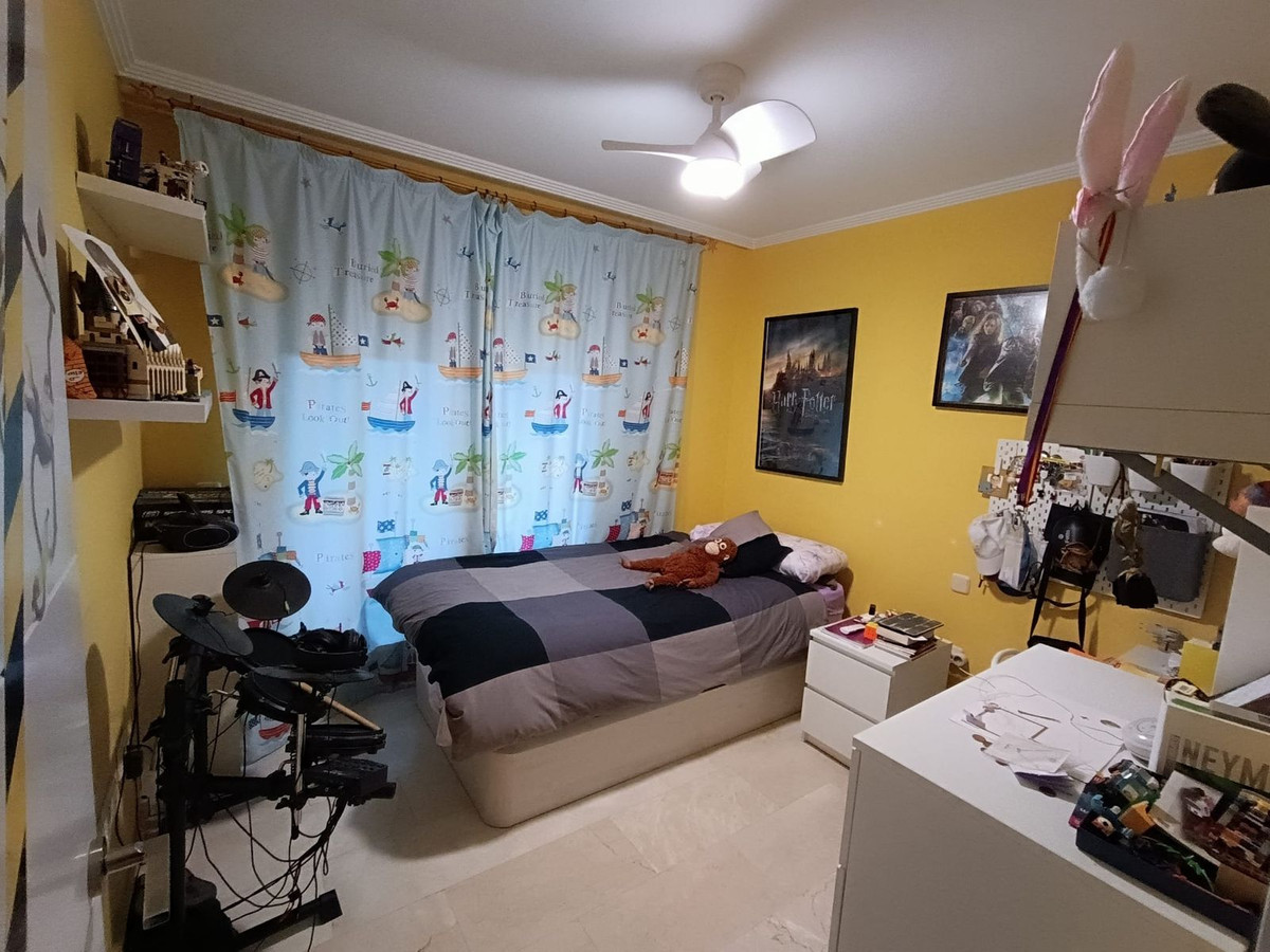3 Bedroom Apartment for Sale in Estepona — 4
