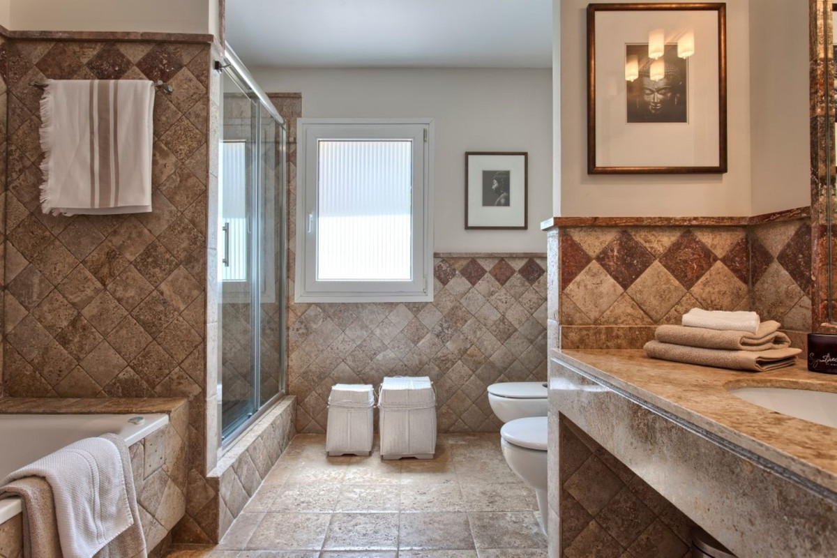 3 Bedroom Apartment for Sale in The Golden Mile — view 19