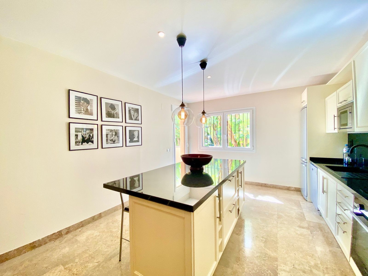 3 Bedroom Apartment for Sale in The Golden Mile — 4