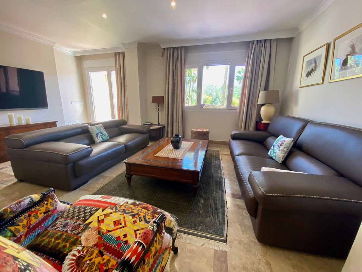 3 Bedroom Apartment for Sale in The Golden Mile — 7