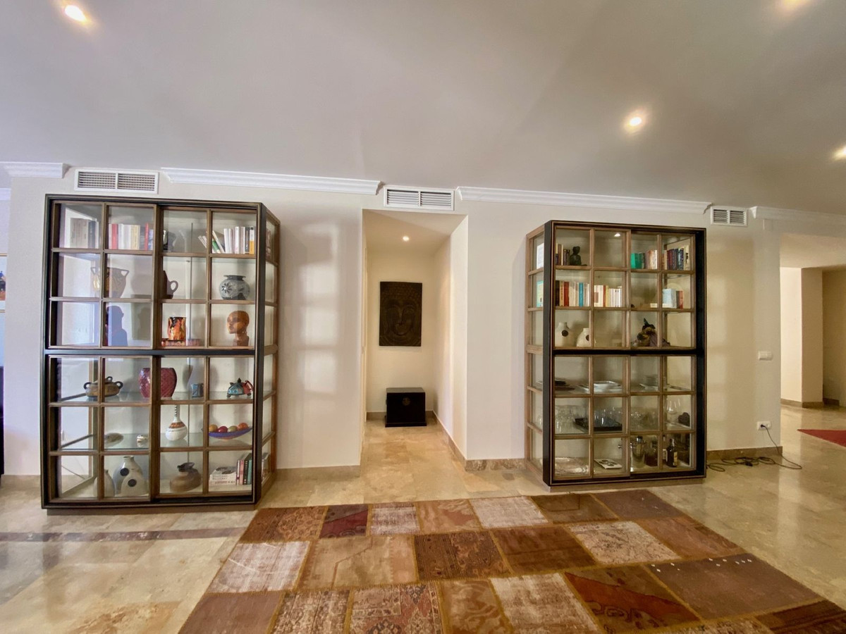 3 Bedroom Apartment for Sale in The Golden Mile — 9