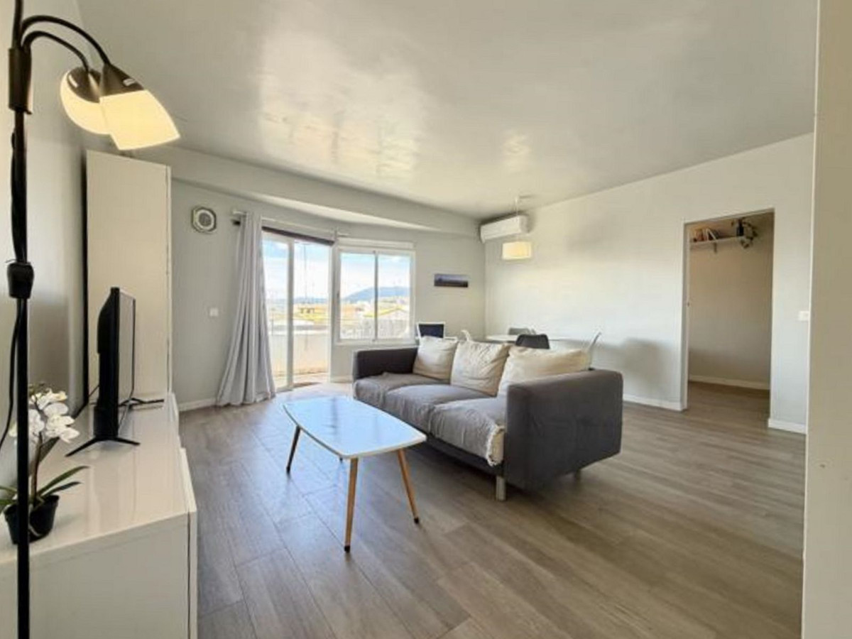 2 Bedroom Apartment for Sale in Marbella — 7