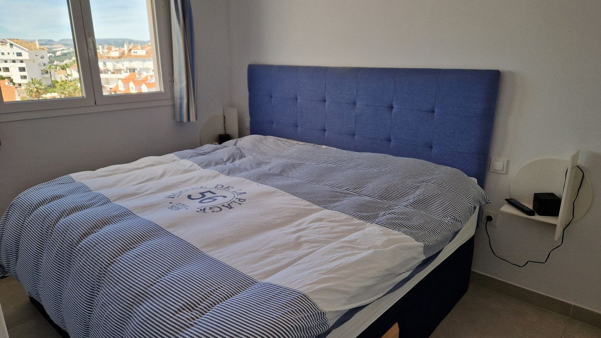 3 Bedroom Apartment for Sale in Estepona — 8