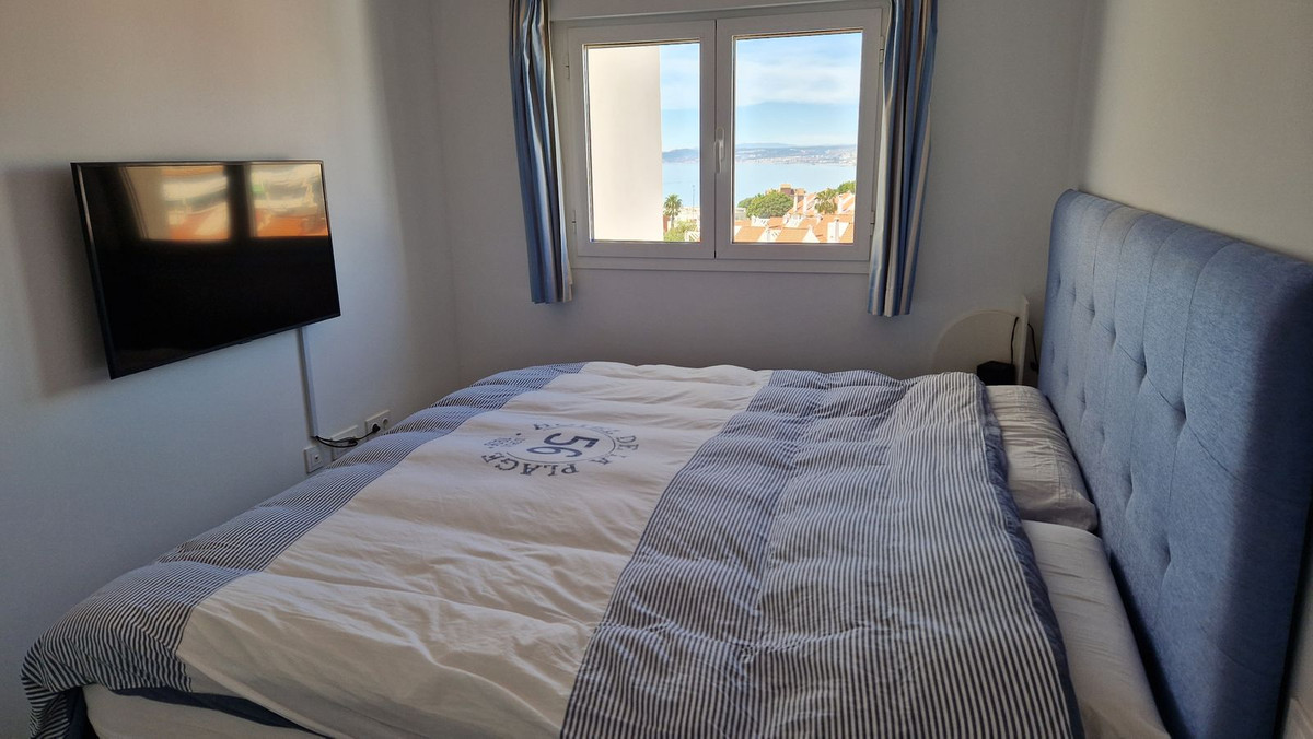 3 Bedroom Apartment for Sale in Estepona — 9