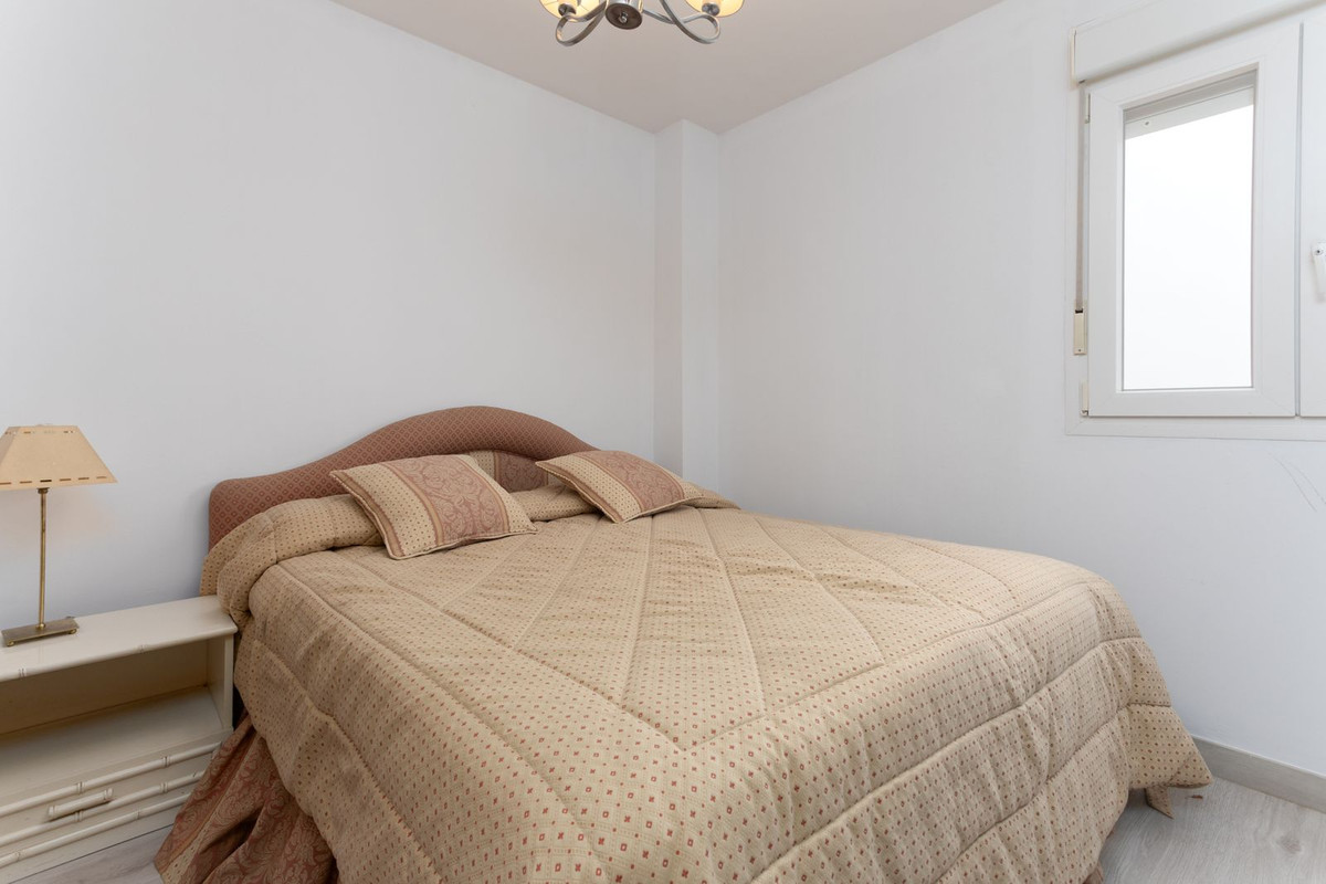 3 Bedroom Apartment for Sale in La Campana — view 14