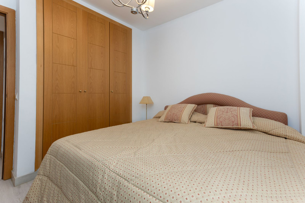 3 Bedroom Apartment for Sale in La Campana — view 15