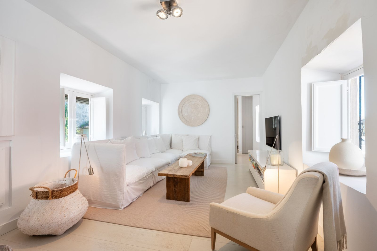 2 Bedroom Apartment for Sale in Marbella — 2