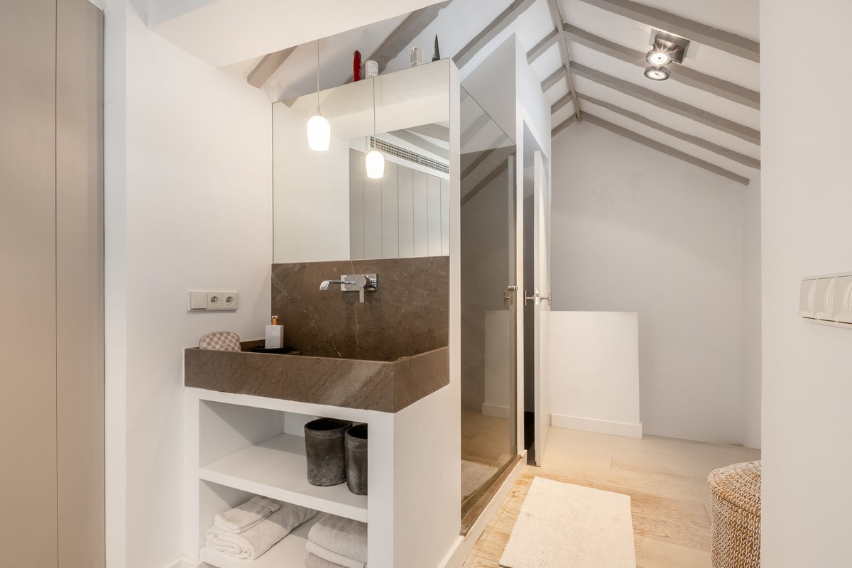 2 Bedroom Apartment for Sale in Marbella — 7